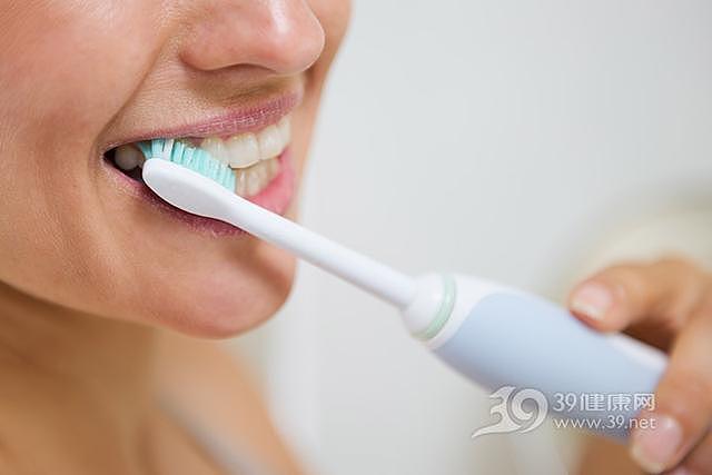 刷牙刷几分钟才合格？牙科医生介绍一种护牙神器