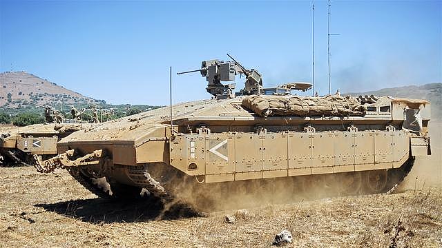 以色列开窍了：战车要有最强装甲还要配强大火力才是王道