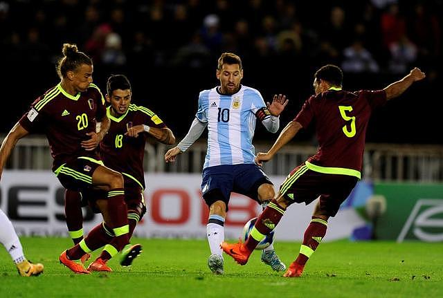 半场-阿根廷0-0委内瑞拉，伊卡尔迪屡失良机
