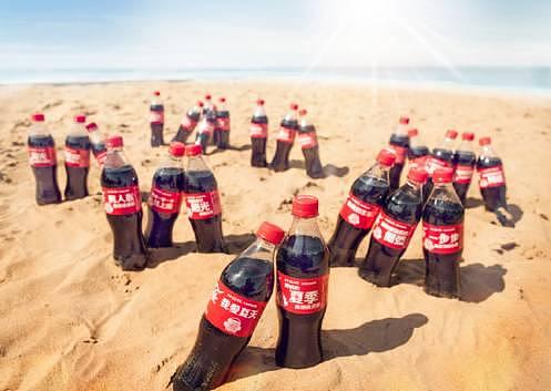 可口可乐和农夫山泉瓶身居然也能带货，社会化营销阵地不止线上