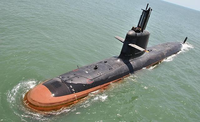 印度折腾12年的鱿鱼级潜艇 首艇卡尔瓦里终于交付海军