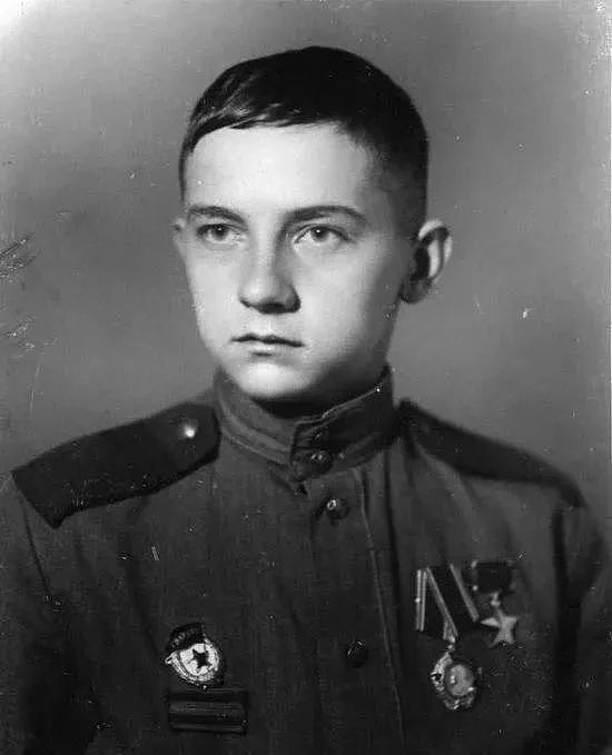 苏德战场上的苏联红军娃娃兵：稚气未脱却英勇无比，最小的只有11岁 - 3