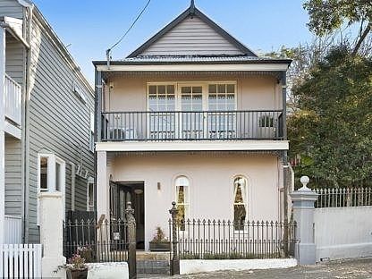 【土豪】悉尼女商人遛狗路上偶遇一房屋出售，两周后200万买下此屋。 - 1