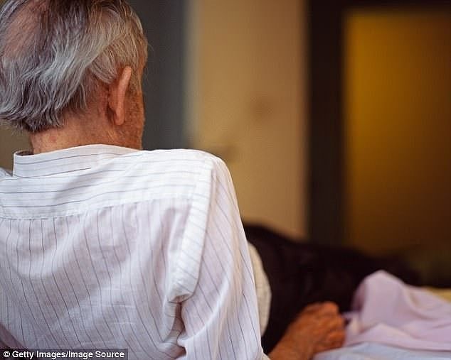 85岁澳洲老翁，竟被闯进自己家的58岁男子强奸了…两次 - 3