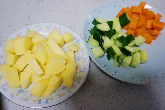 今日菜谱│用土豆做出简单的快手菜，香辣入味，特别下饭 - 4