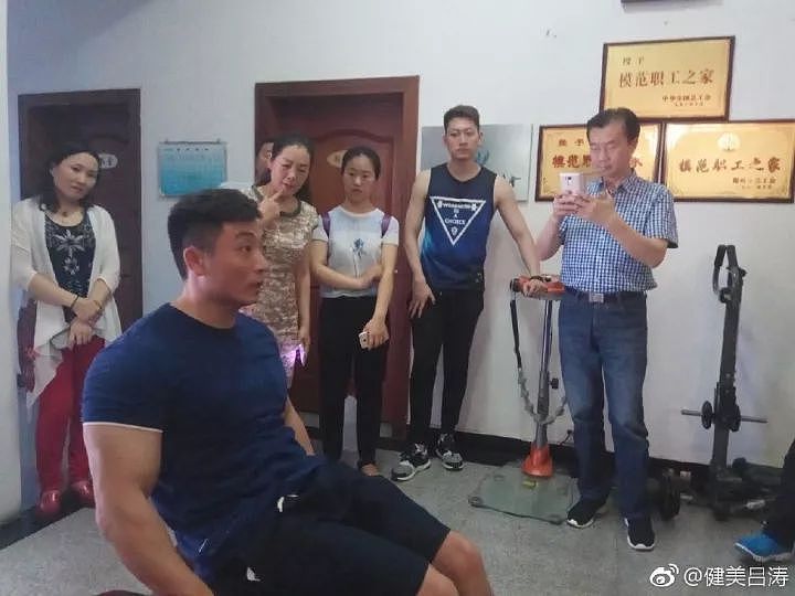 中国抄表员苦练健美6年，从瘦弱男孩逆袭成肌肉战士！ - 20