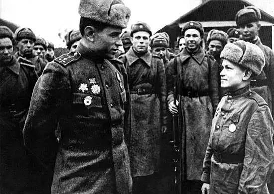 苏德战场上的苏联红军娃娃兵：稚气未脱却英勇无比，最小的只有11岁 - 19