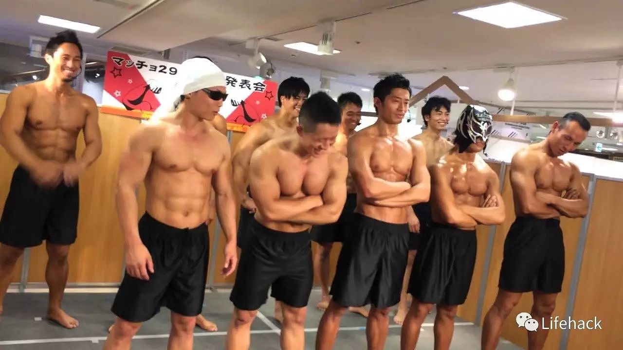 日本肌肉男团拍了部MV，画风太魔性了 - 2