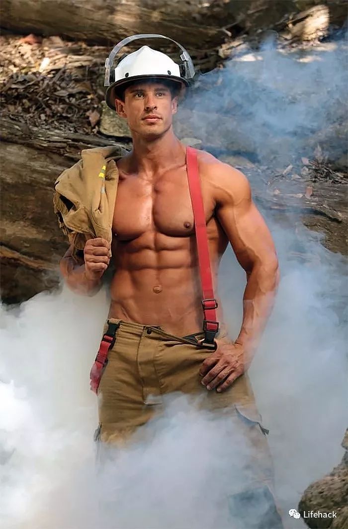 澳大利亚消防员拍了一组肌肉日历，小心你的屏幕和鼻血 - 16