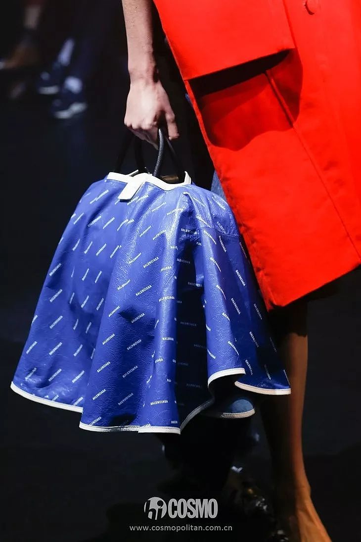 时髦办 | LV的小箱包Chanel的透明袋，卖肾都要买的不止iPhone X - 17