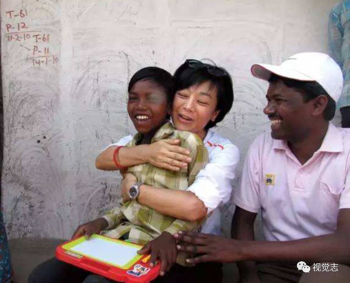 64岁的张艾嘉与刘若英合唱李宗盛《爱的代价》，听完已是泪流满面…… - 15