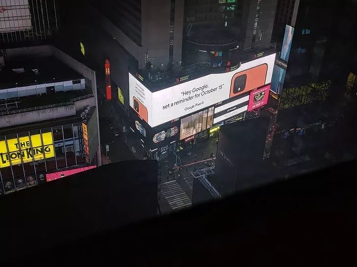 谷歌Pixel 4系列广告亮相时代广场！确认10月15日发布，珊瑚橙配色亮相 - 2