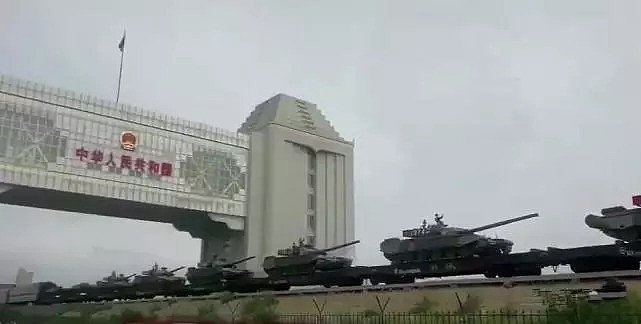 军列装满99式坦克一眼望不到头，中国首次出国参加东方大演习 - 1