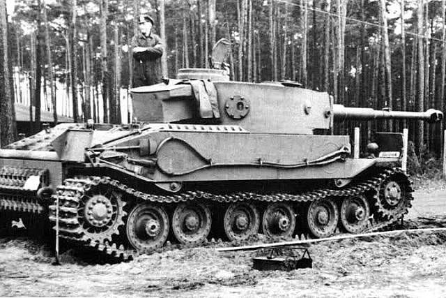斐迪南重型坦克歼击车：成员笑嘻嘻，后勤MMP - 5
