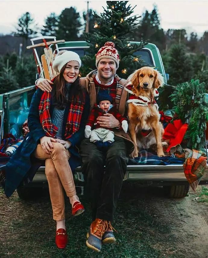 这家人带着狗狗，把圣诞节过的也太唯美了吧！ - 7