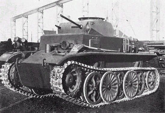 空前绝后：二战德军这款轻型坦克装甲竟比苏联重坦还厚 - 4
