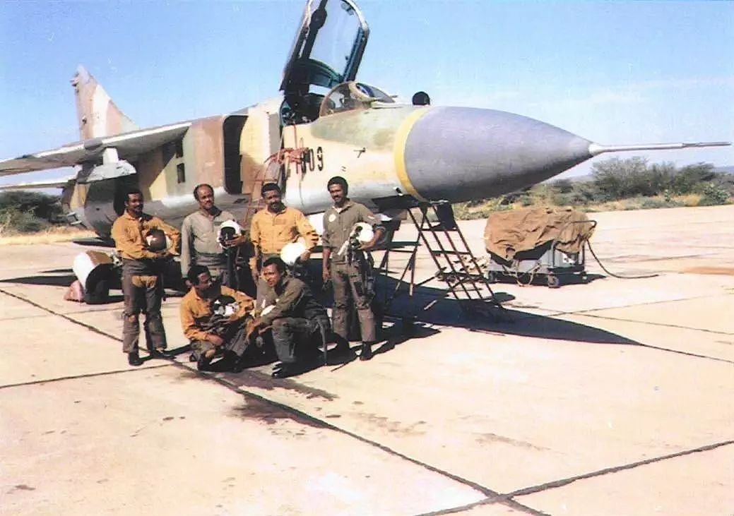 非洲大国曾研发国产三代战机，总统下令被取消，保密了30年｜军情晚报 - 5