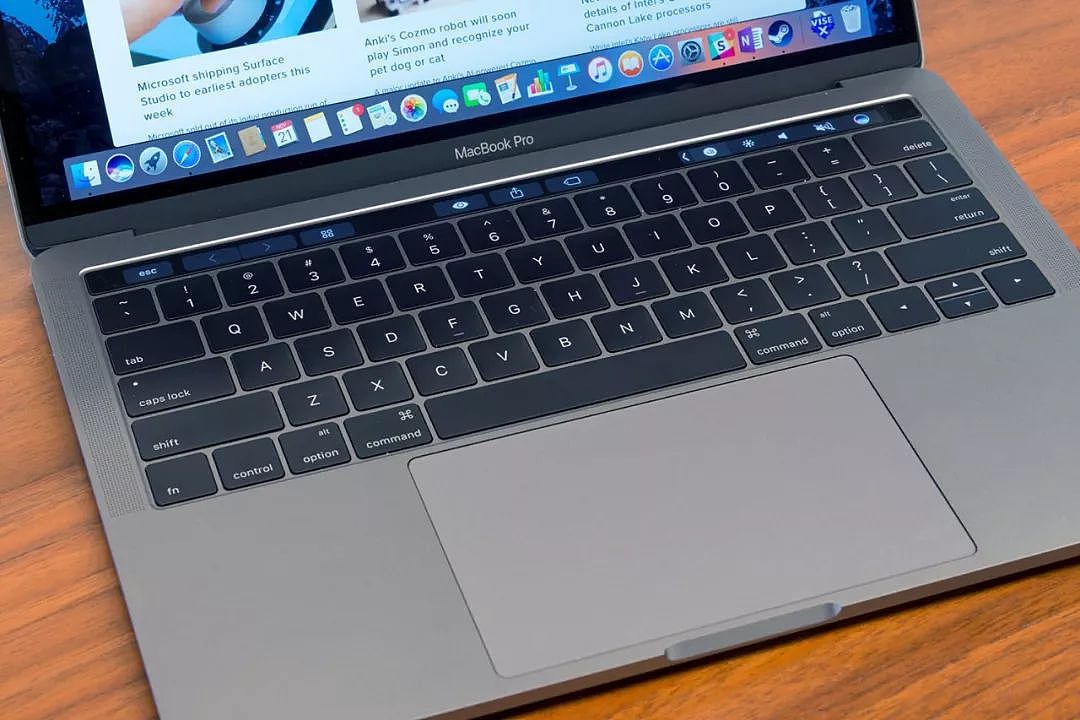 苹果召回6.3 万台MacBook Pro，电子烟在口中爆炸 - 1