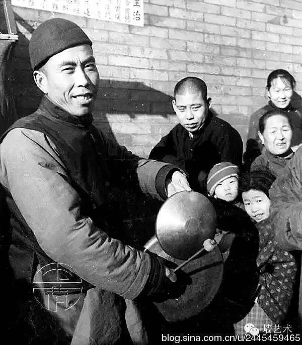 一组老照片，看100年来中国人都怎么过年？还是过去过年有规矩，有年味！ - 23