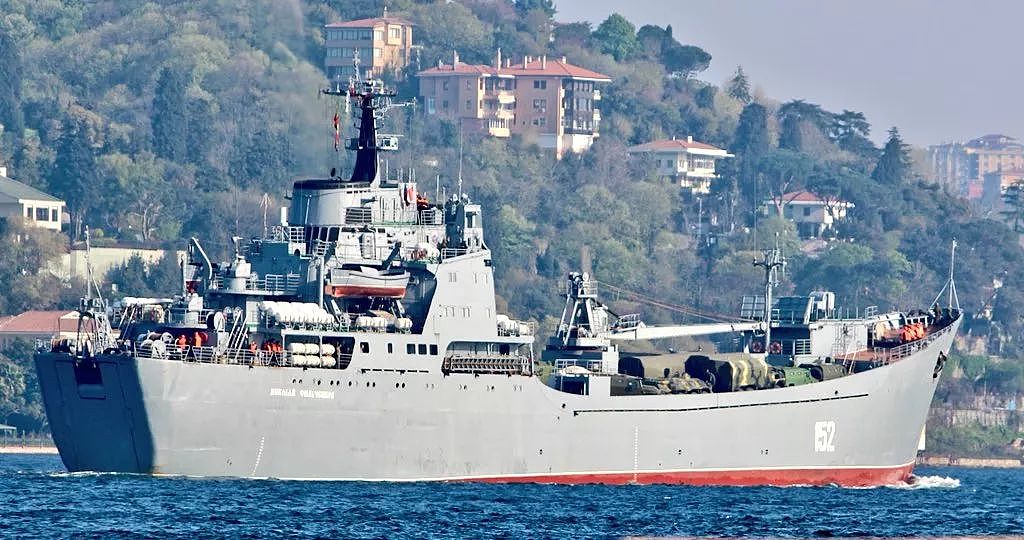 俄军船只满载各种武器运往叙利亚，这是要做好战争准备？ - 10
