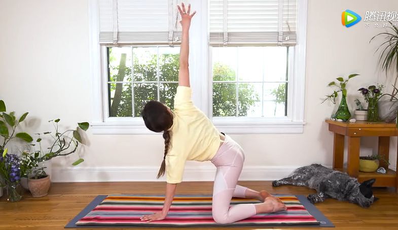 瑜伽简易坐姿，每天3分钟，延缓衰老 ▷ 每日一练 - 6