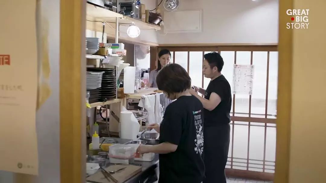 日本最变态小镇，一群65岁的老人只做了一件事，个个年入千万 - 32