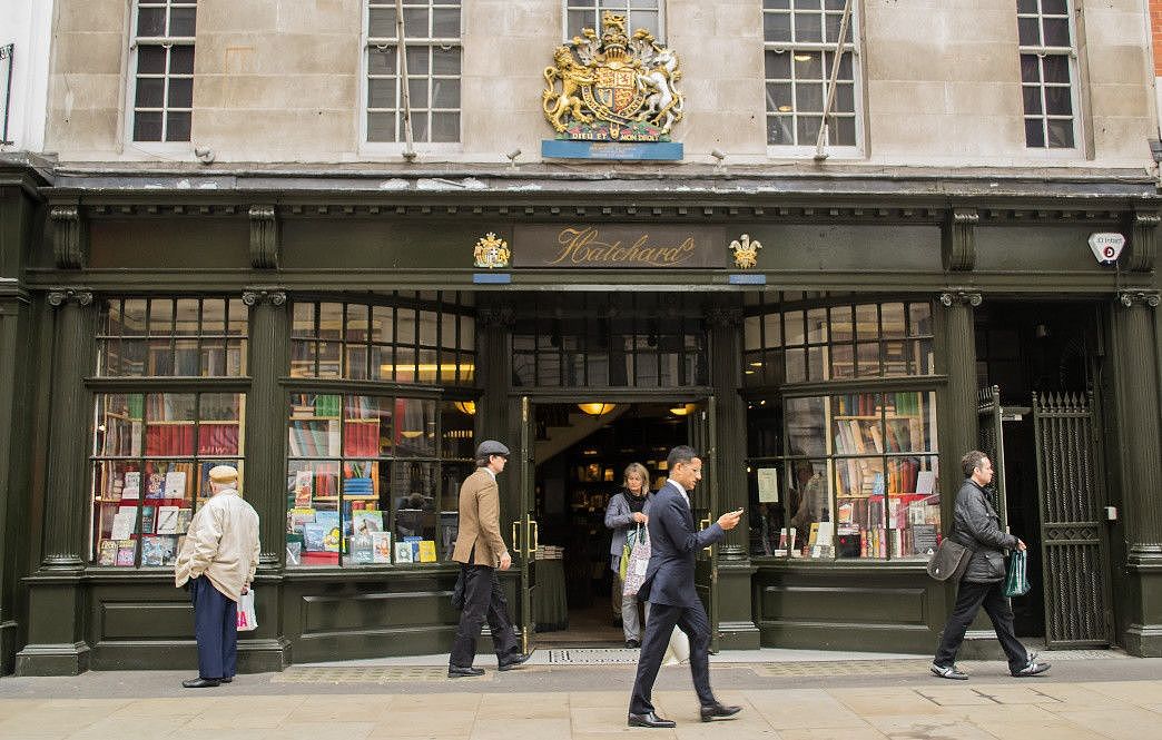 这家221岁的书店，获得皇室认证，是英国几代文学巨匠的挚爱 - 5
