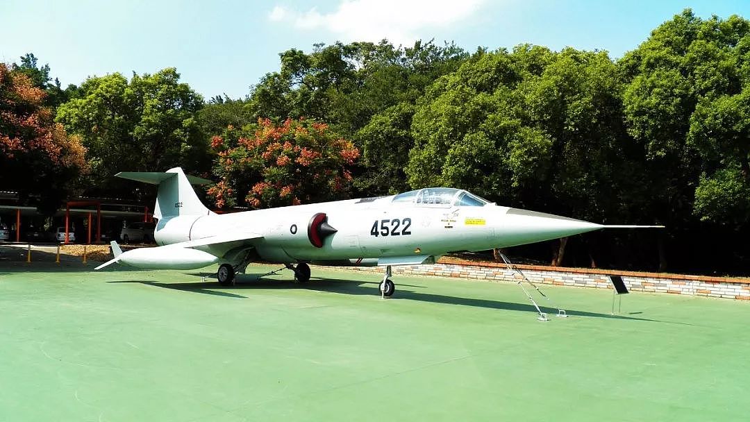 台湾买的这款二手战机，解放军只击落一架，自己却坠毁100架？ - 11