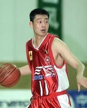 中国男篮史上最强国家队？！大姚领衔的08年男篮可能都打不过这支黄金一代！ - 9