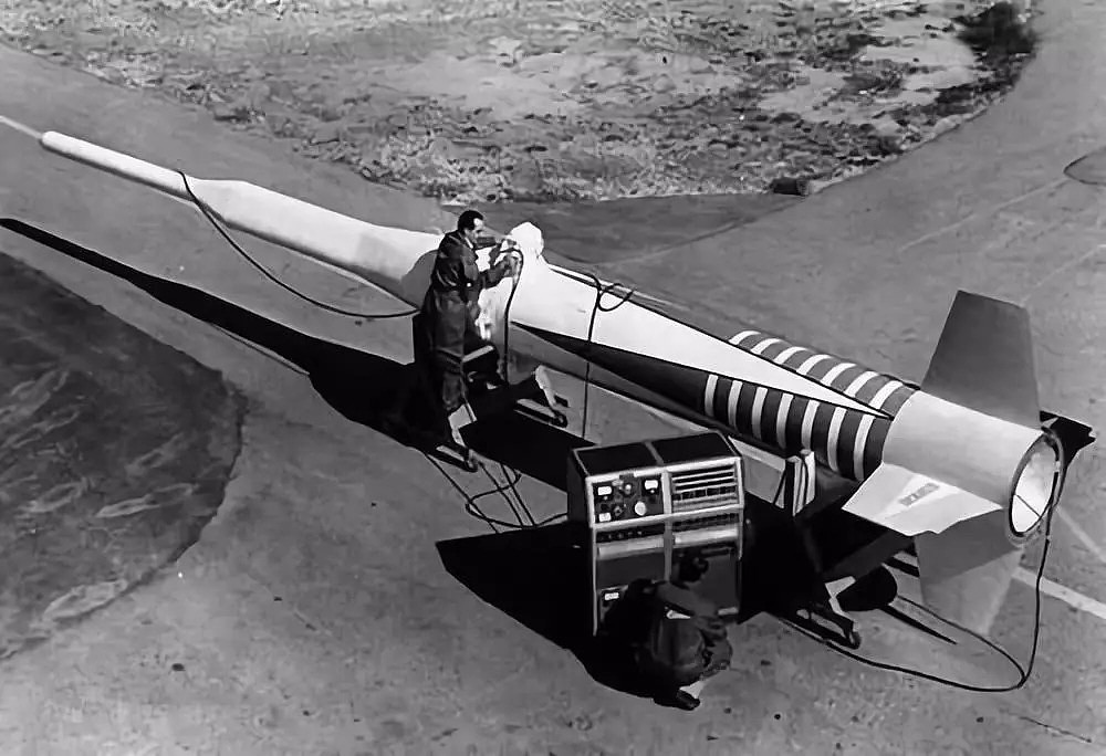 美国打造七马赫高超音速战机，机体竟因高速在空中被烧焦融化！ - 16