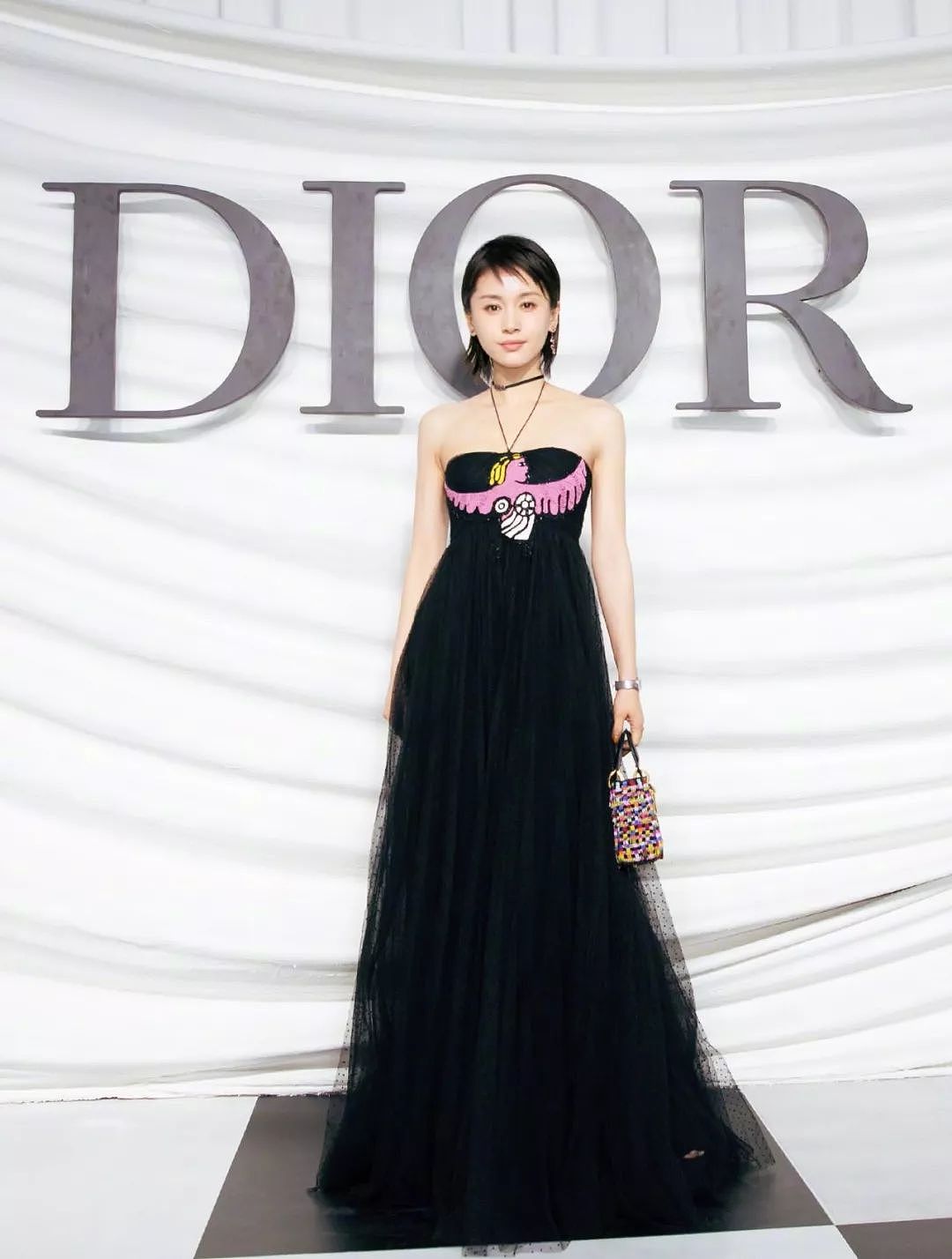 同样穿Dior仙女裙，Baby、景甜、王子文谁更美？ - 11
