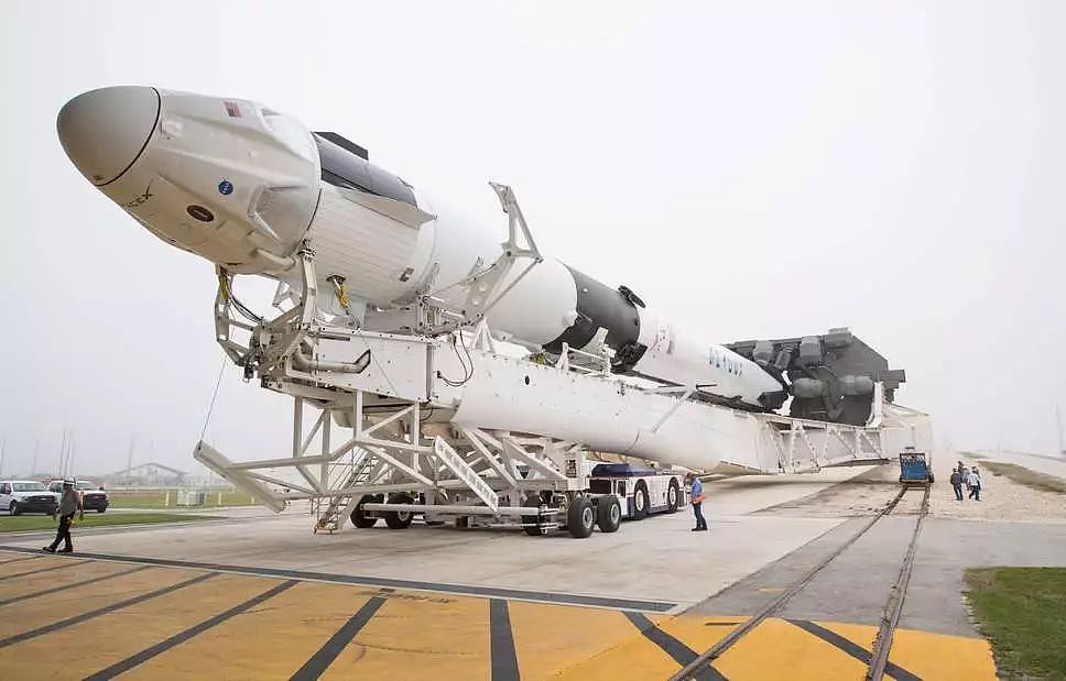 SpaceX 载人航天飞船发射成功，人类离太空又再近一步 - 6