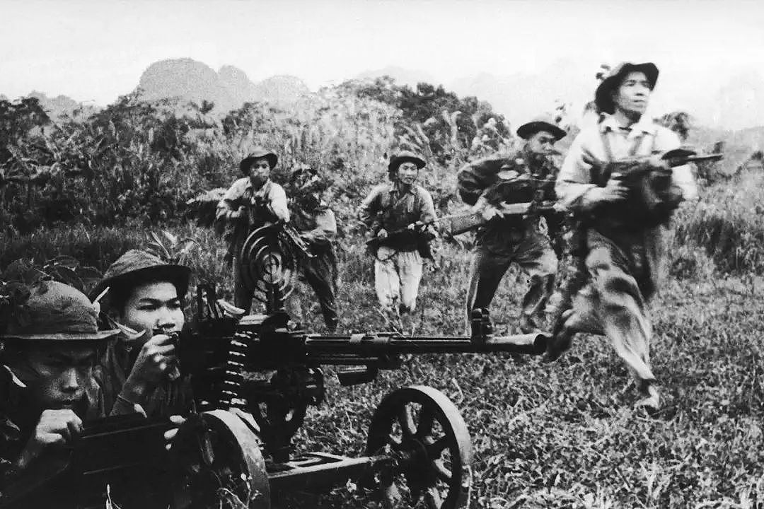 泰国士兵说“开中国坦克最帅”，邻居越南却慌了神｜军情晚报 - 8