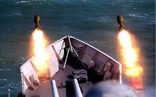 中国海军打仗太流氓，拿火箭弹当刺刀拼，越南被揍到怀疑人生... - 16