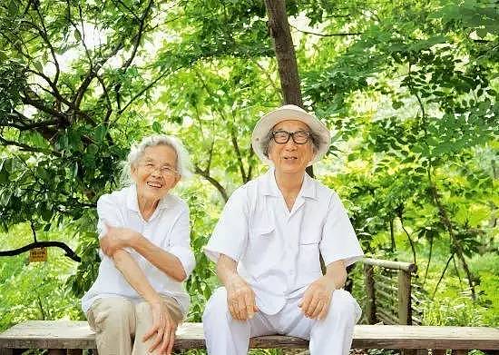 日本178岁最甜夫妻，告诉你相处不累、感情保鲜的4大婚姻真相！ - 1