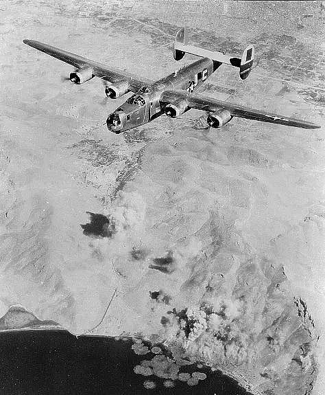 美国B-24轰炸机二战中生产18000架，四成是福特公司生产｜老照片 - 14