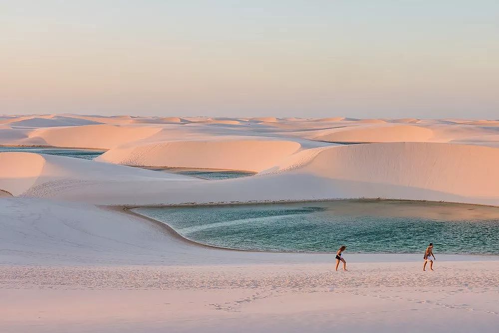 世界上最神奇的沙漠！拥有大片湖泊，吸引无数游客，美到不像是在地球！ - 6