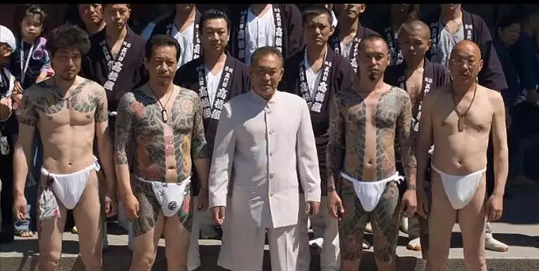 日本最大暴力团伙百年沉浮：已经不是靠凶狠发迹的年代，用西装盖上黑道纹身 - 9