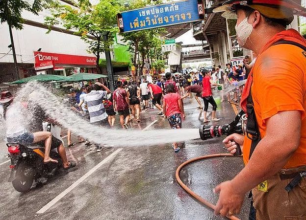 2018泰国泼水节最全攻略，带你玩转这场世界级“湿身”大趴！ - 4