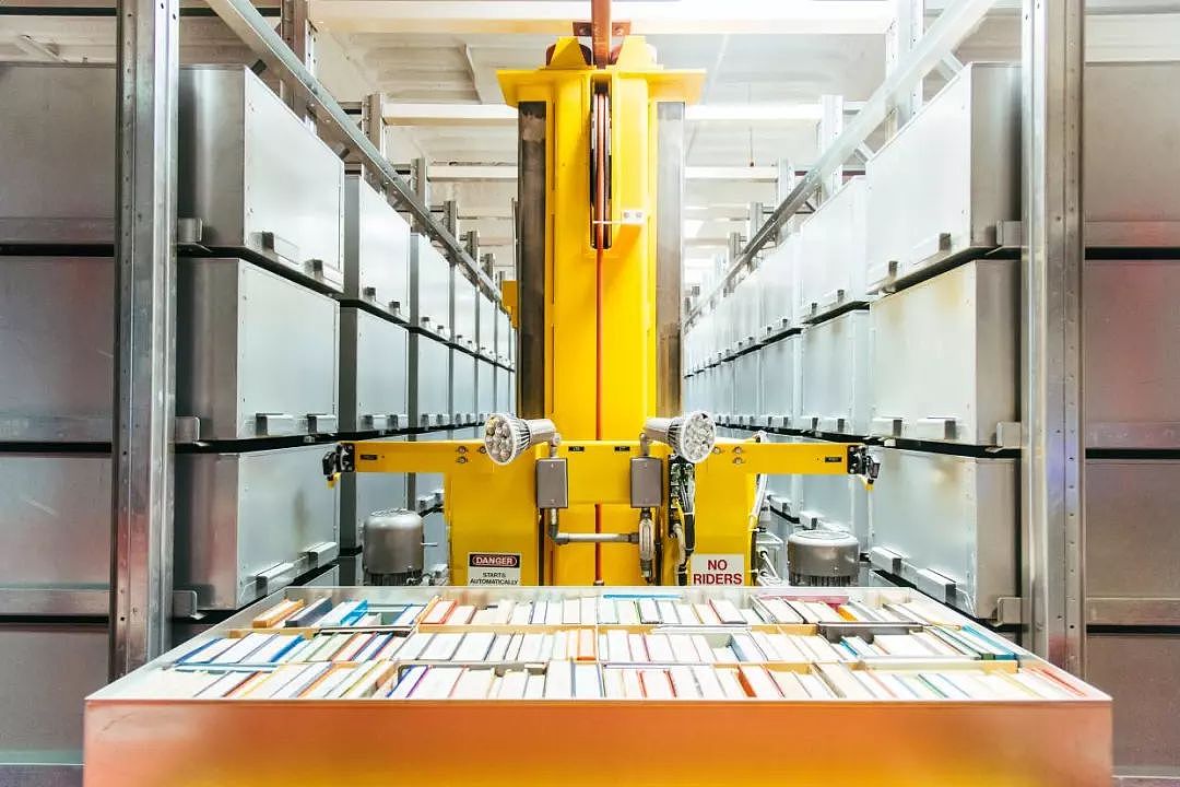 这家由机器人管理的图书馆，设计可以媲美 Apple Store - 6