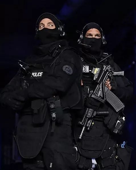 法兰西黑豹| RAID，一支称为“黑衣人特别行动队”的法国反恐精英 - 35