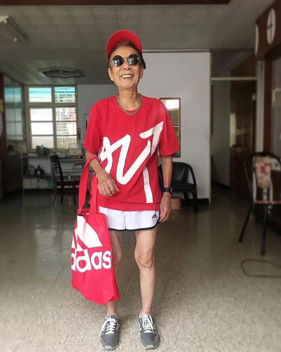91岁奶奶决定“放飞自我”：女人要到多少岁才有资格为自己而活？ - 30