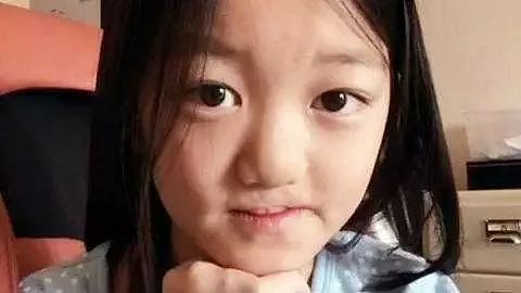 王菲12岁女儿李嫣近照曝光引争议，她大方回应：“我觉得自己真的很美！” - 4