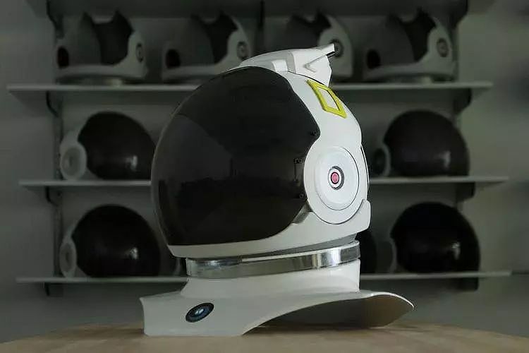 戴上这个宇航员 VR 头盔，感受第一视角的地球美景 - 2