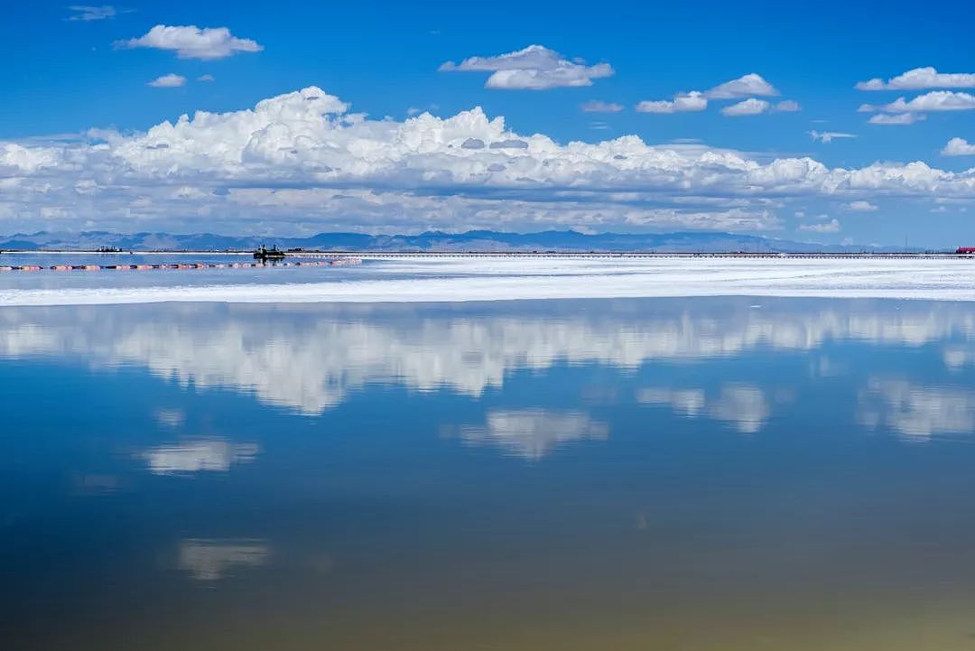 亚洲最大的“天空之镜”，是茶卡盐湖的56倍，美到窒息却鲜少人知！ - 2