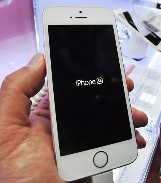 8点1氪：绿洲因涉嫌抄袭致歉：已临时下架；苹果明年或将发布新款低价iPhone；阿里考拉收购案交割在即 - 6