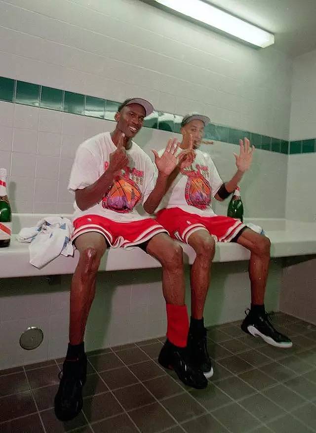 迈克尔·乔丹生日快乐！100张经典照片回顾“篮球之神”的封神路！ - 88