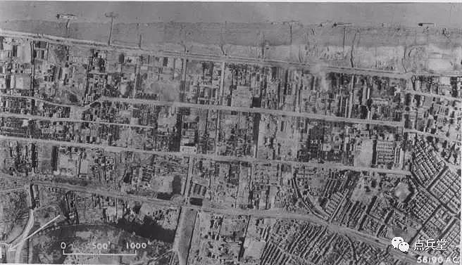 军事 | 长江上空的鹰：美军轰炸机空袭武汉打击日军，汉口城区笼罩在浓烟之中 - 14
