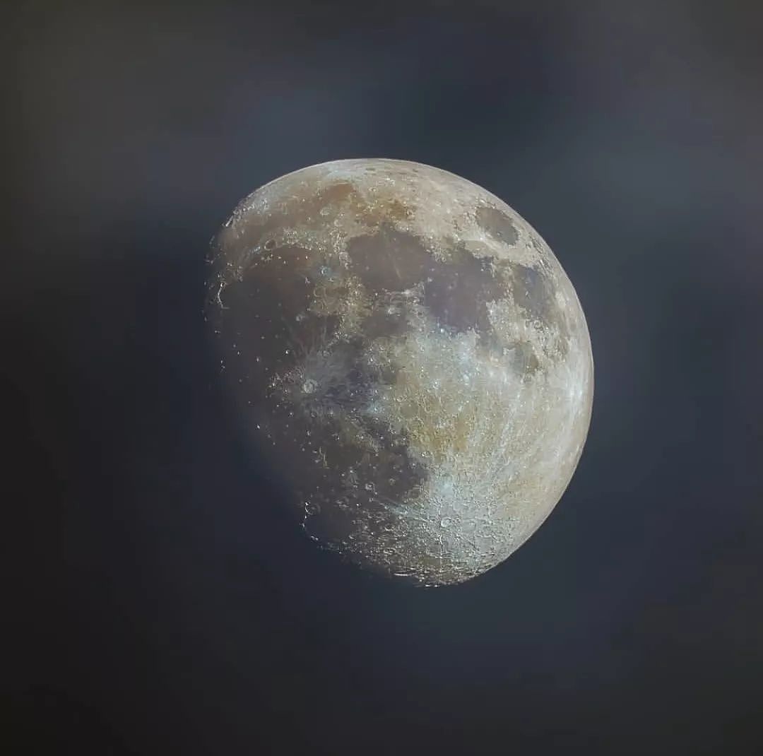 加州宅男狂拍50000张月球照片，合成了NASA都惊艳的作品。。。 - 23