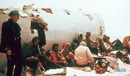 1场空难，45名乘客，72天雪山求生，他们只能靠吃尸体度日... - 9